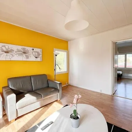 Tilava Kaksio Parkkipaikalla! Appartamento Hyvinkää