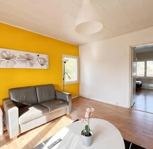 Tilava Kaksio Parkkipaikalla! Lägenhet Hyvinkää